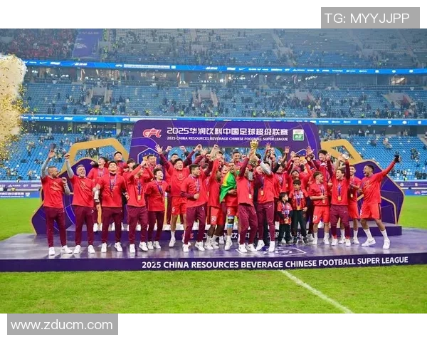 上海足球队在足球意识排行榜中荣登第七名展现出强大实力与潜力 上海足球队在足球意识排行榜中荣登第七名展现出强大实力与潜力