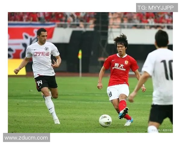 上海足球队进攻表现分析与防守漏洞探讨 上海足球队进攻表现分析与防守漏洞探讨